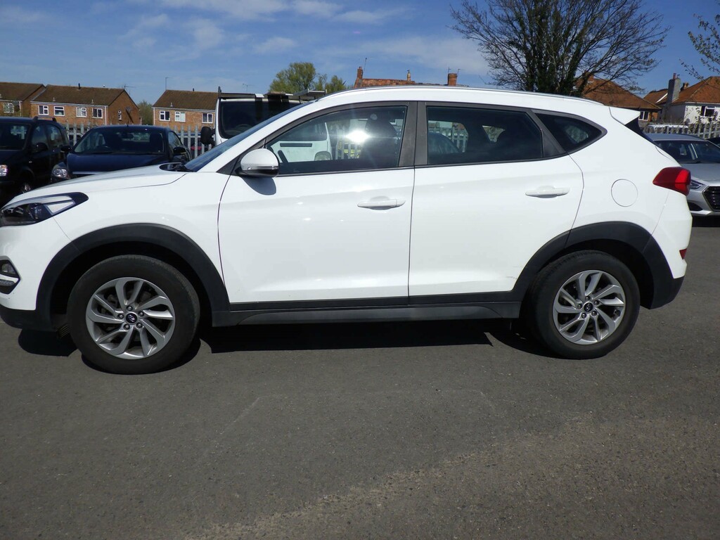 Hyundai Tucson Se Nav Blue Drive 2Wd Gdi EF17HBK  #3