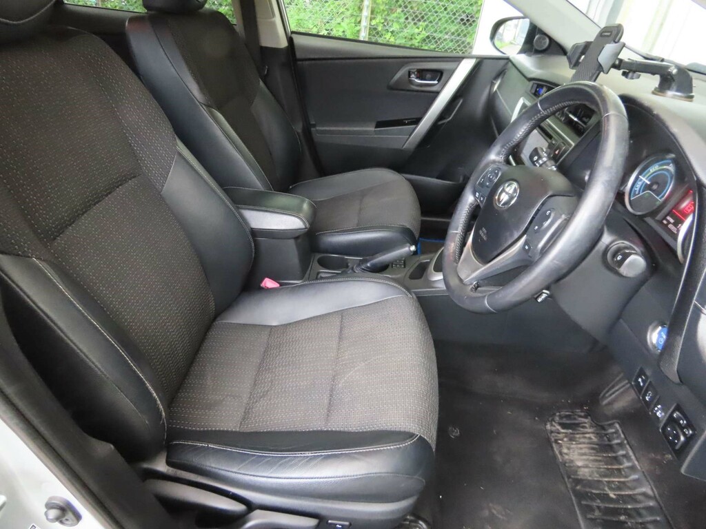 Toyota Auris Excel Vvt-i Cvt HF15MVP #4