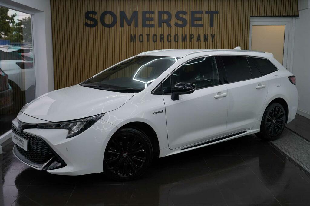 Toyota Corolla Estate 1.8 Vvt-h Gr Sport Touring Sports Cvt Euro White