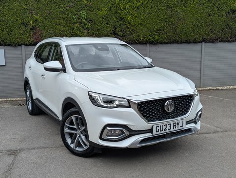 MG HS Excite Dct White