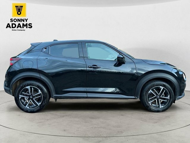 Nissan Juke 1.0 Dig-t N-connecta Suv Dct Euro FN25LFA Black #3