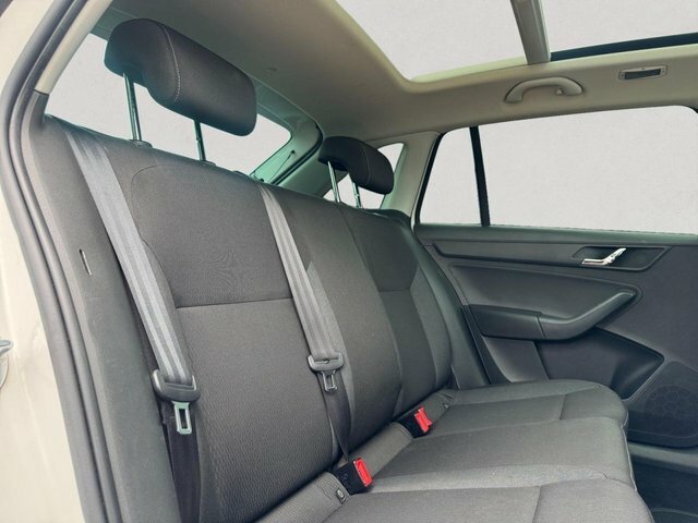 Skoda Rapid Spaceback 1.2 Tsi Se Spaceback Silver #10