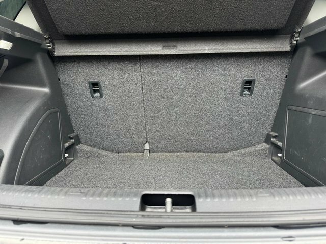 Skoda Rapid Spaceback 1.2 Tsi Se Spaceback Silver #18