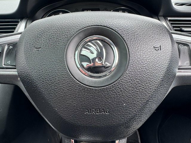 Skoda Rapid Spaceback 1.2 Tsi Se Spaceback Silver #22