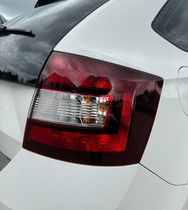 Skoda Rapid Spaceback 1.2 Tsi Se Spaceback Silver #45
