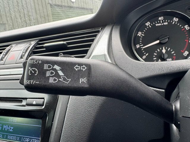 Skoda Rapid Spaceback 1.2 Tsi Se Spaceback Silver #31