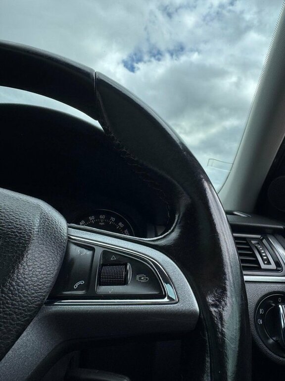 Skoda Rapid Spaceback 1.2 Tsi Se Spaceback Silver #24