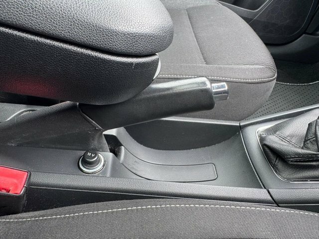 Skoda Rapid Spaceback 1.2 Tsi Se Spaceback Silver #35