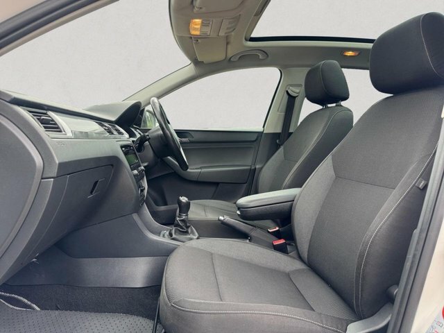 Skoda Rapid Spaceback 1.2 Tsi Se Spaceback Silver #13