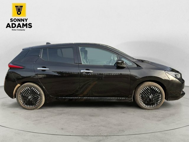 Nissan Leaf 39Kwh N-connecta Hatchback 150 Black #3