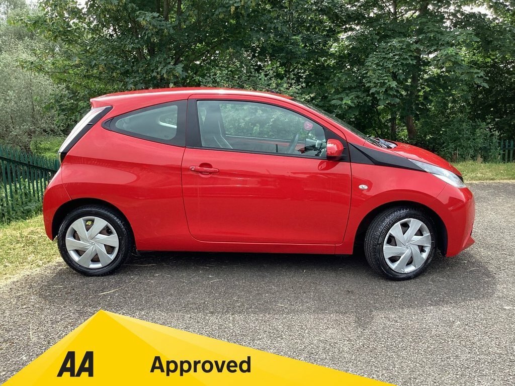 Toyota Aygo 1L X-play SC16DVL Red #3