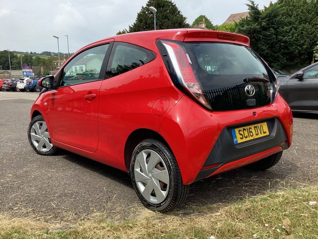 Toyota Aygo 1L X-play SC16DVL Red #6