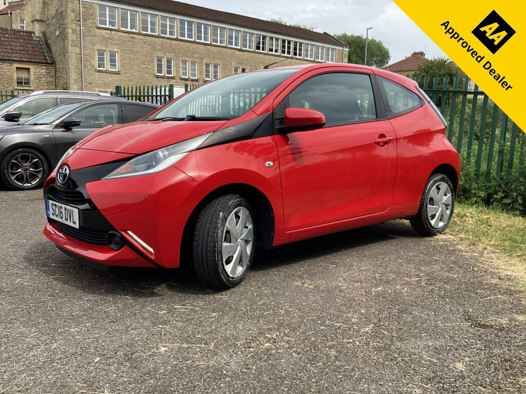 Toyota Aygo 1L X-play SC16DVL Red #4