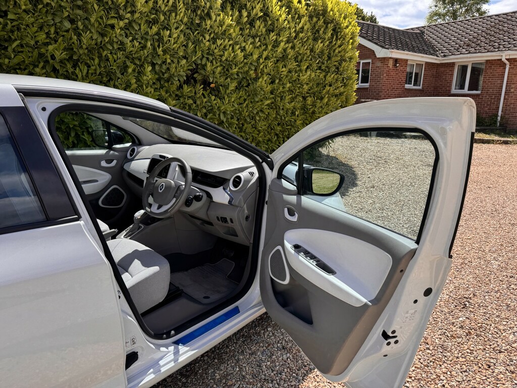 Renault Zoe  Blue #17