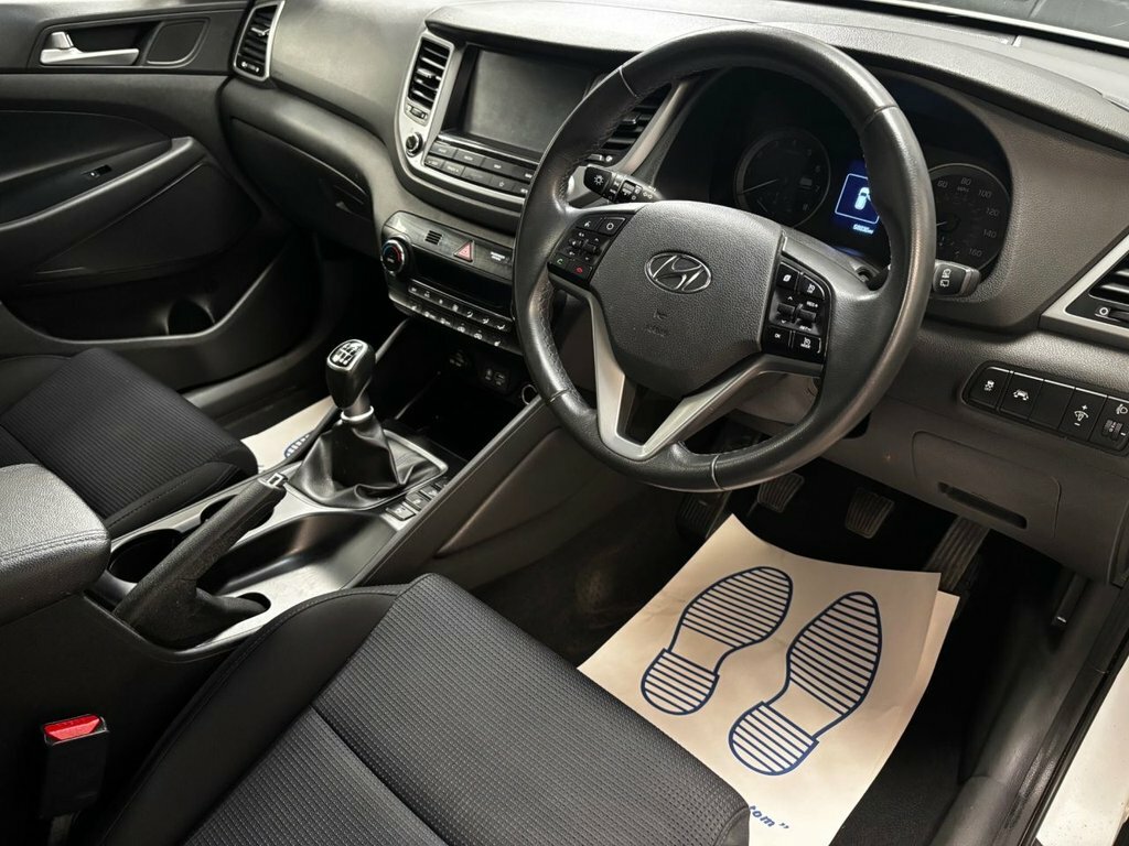 Hyundai Tucson 1.6L Se Nav MJ18EET White #2