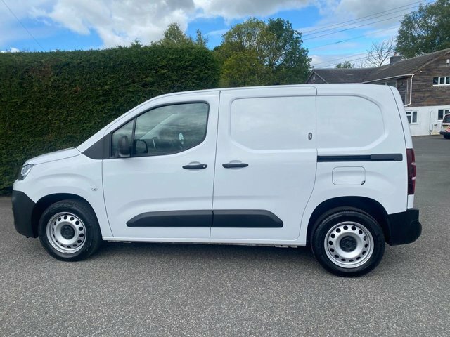 Citroen Berlingo 1000 Enterprise Edition 1.5 Blue Hdi 100Ps LA23DZB White #4