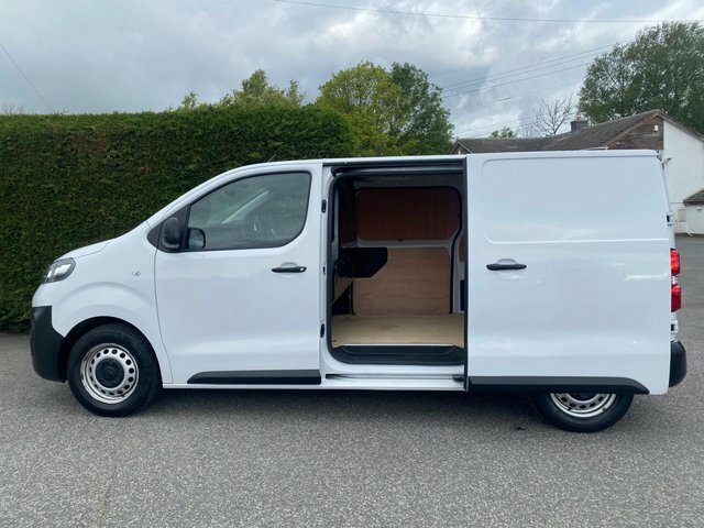 Vauxhall Vivaro 2700 Dynamic L1 Swb 1.5Td 100Ps YE72ZFH White #5