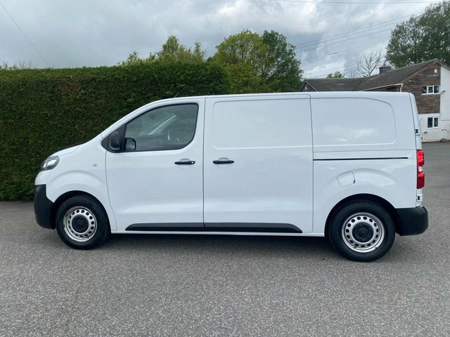 Vauxhall Vivaro 2700 Dynamic L1 Swb 1.5Td 100Ps YE72ZFH White #4