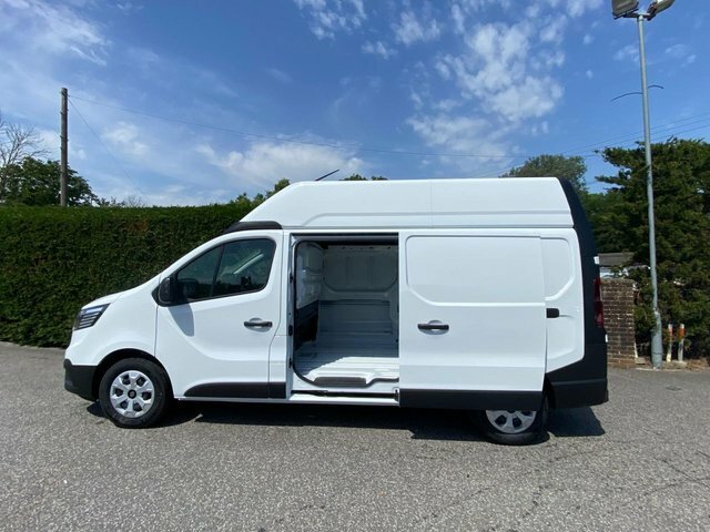 Renault Trafic Lh30 Advance 2.0Dci 150 Bhp SC26DVK White #5