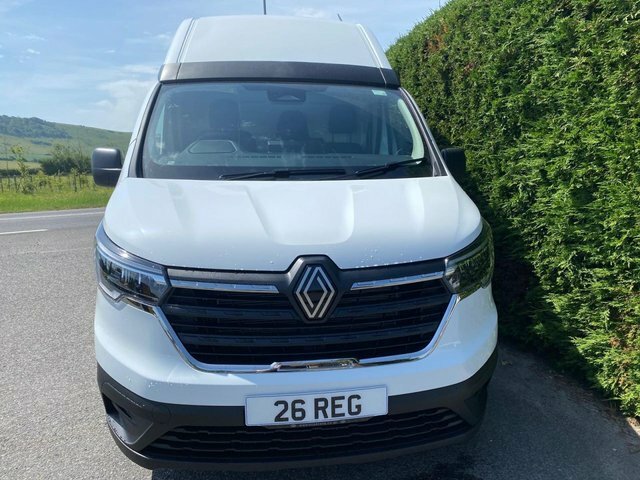 Renault Trafic Lh30 Advance 2.0Dci 150 Bhp SC26DVK White #2