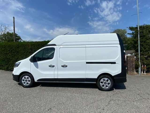 Renault Trafic Lh30 Advance 2.0Dci 150 Bhp SC26DVK White #4