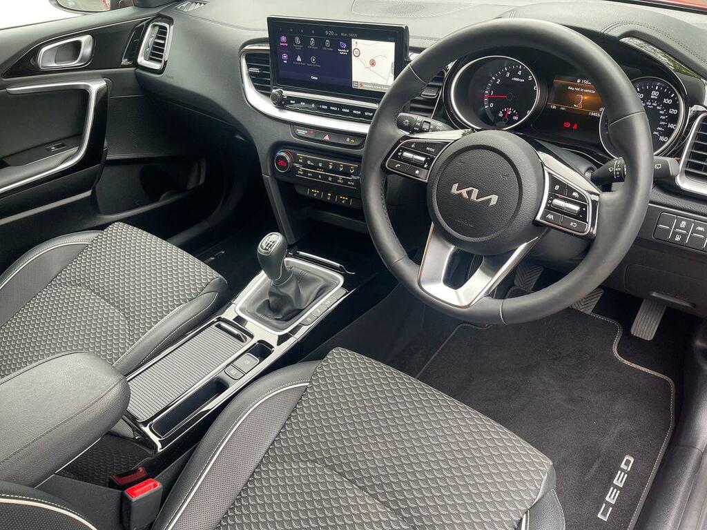 Kia Ceed 1.5T Gdi Isg 3 VO73OVZ Red #3