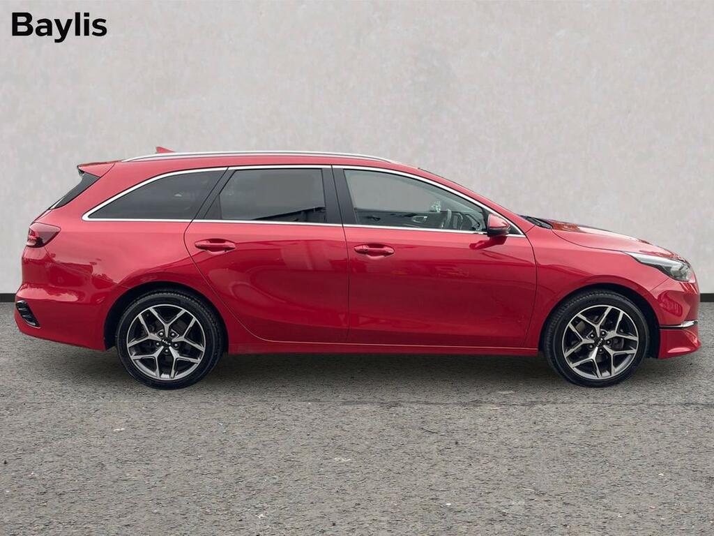 Kia Ceed 1.5T Gdi Isg 3 VO73OVZ Red #4