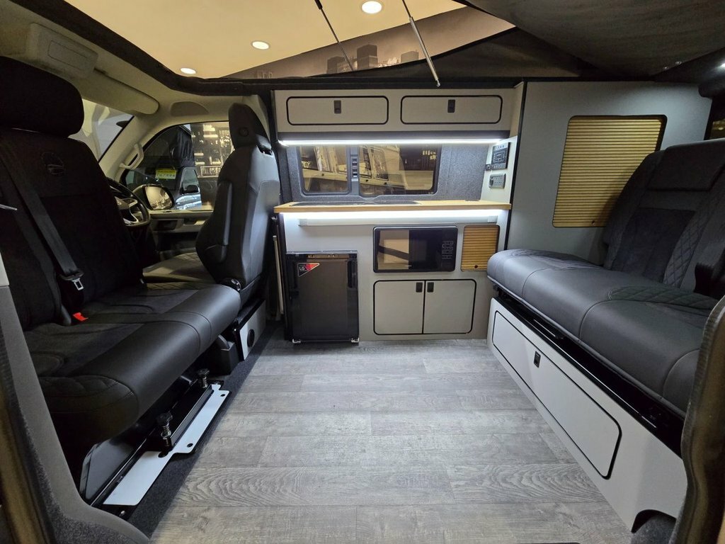 Volkswagen Campervan 2L Highline VE72PPO Grey #4
