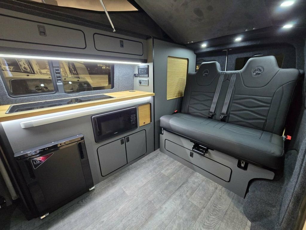 Volkswagen Campervan Diesel BF72EYD White #2