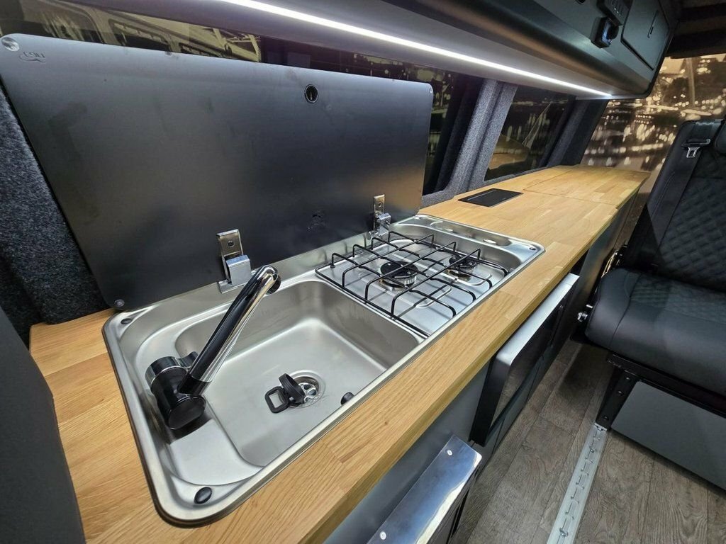 Volkswagen Campervan 2L Commerce Pro Grey #6