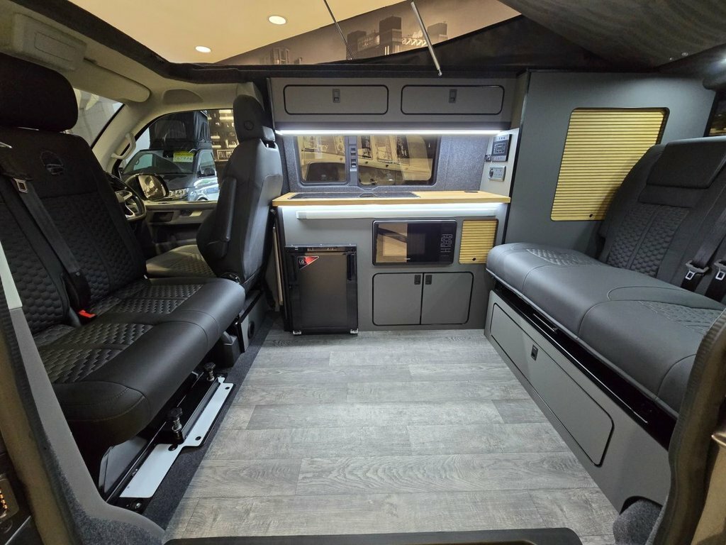 Volkswagen Campervan 2L Highline Grey #4