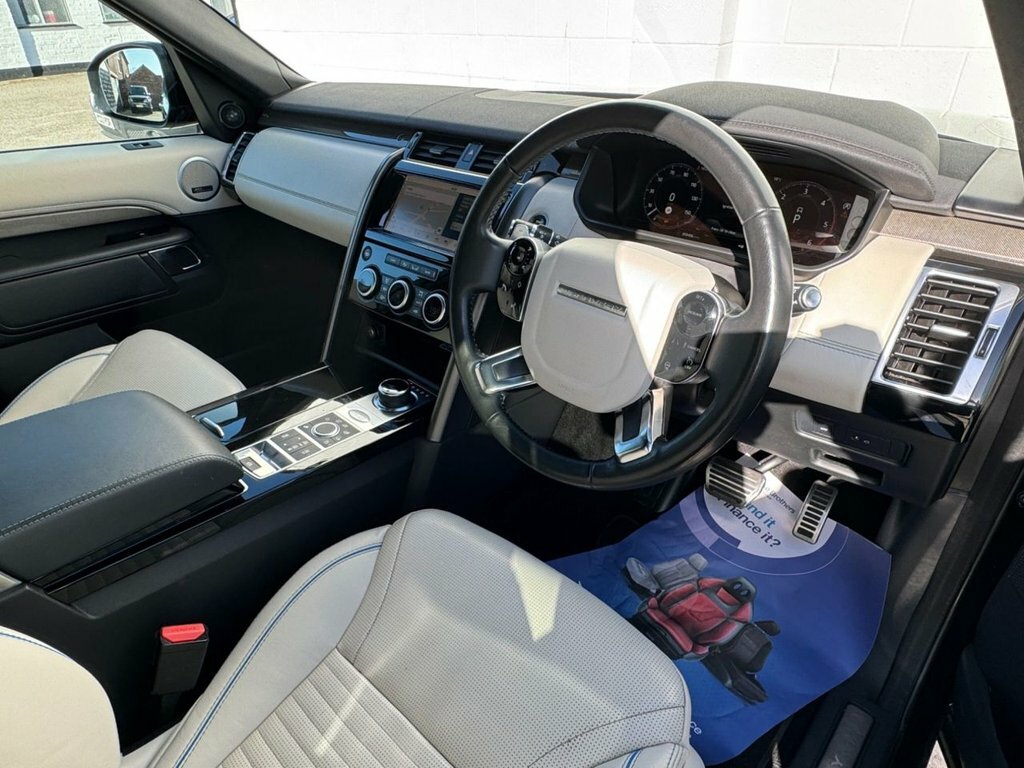 Land Rover Discovery 3L Hse Luxury OV69PFF Black #2