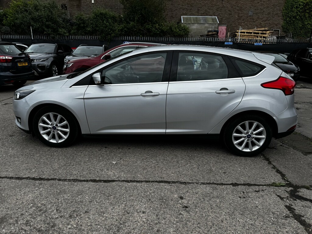 Ford Focus Hatchback 1.0 T Ecoboost Titanium 201666 HG66PMY Silver #4