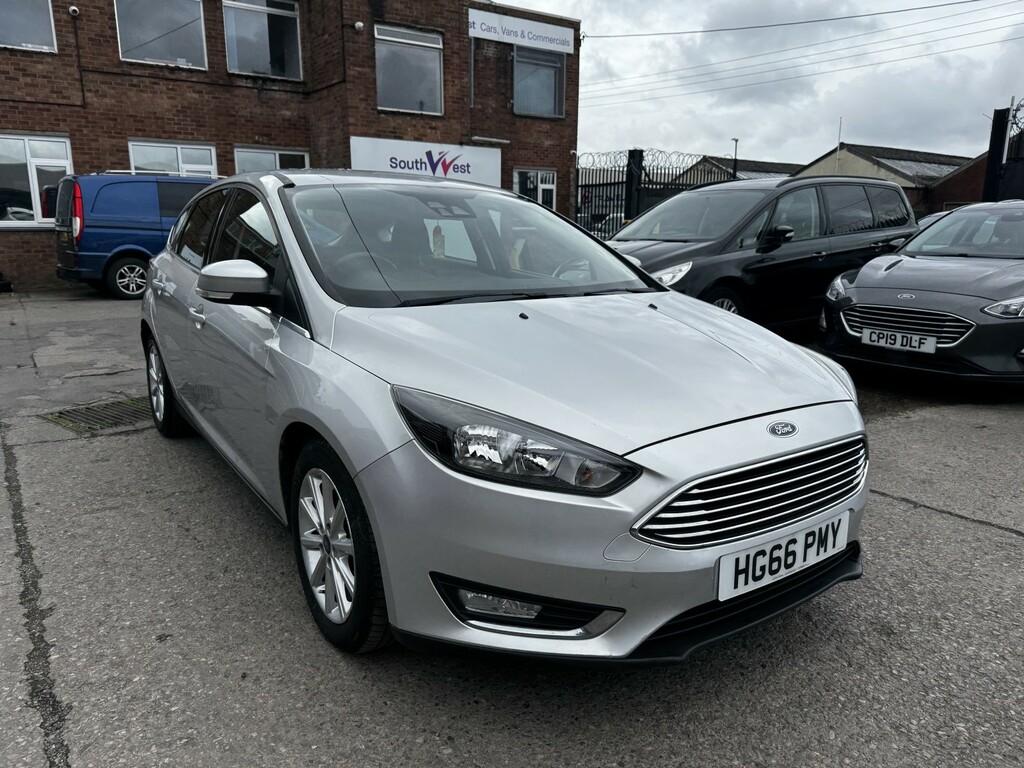 Ford Focus Hatchback 1.0 T Ecoboost Titanium 201666 Silver
