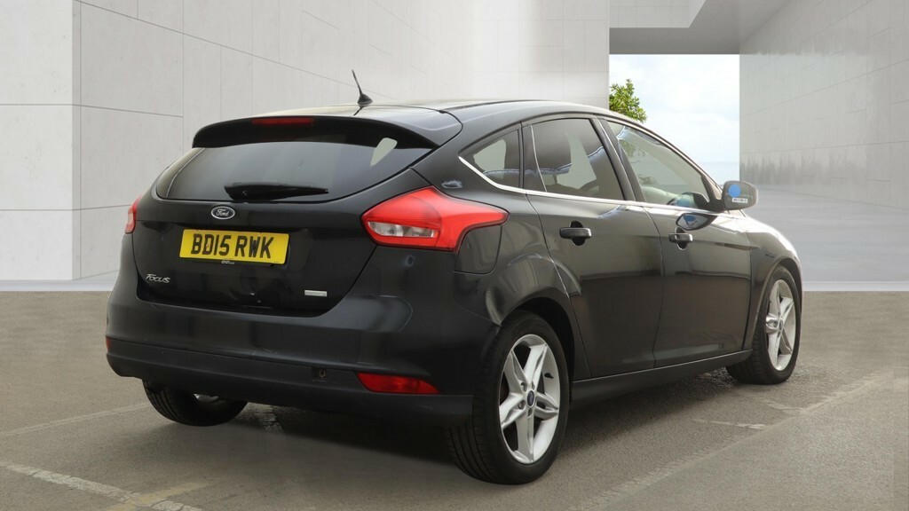 Ford Focus Hatchback 1.0 T Ecoboost Zetec 201515 Black