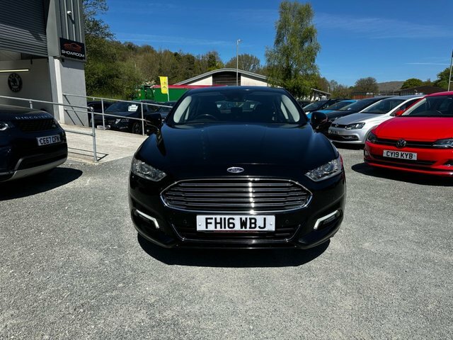 Ford Mondeo Tdci Titanium Hatchback Black #2