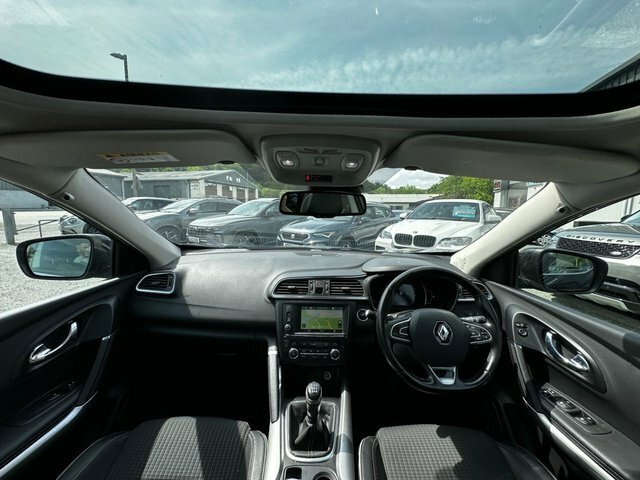 Renault Kadjar Dci Signature Nav Suv HK18XNG Black #2
