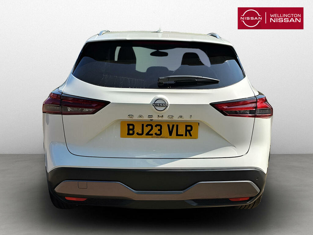 Nissan Qashqai 1.3 Dig-t Mh 158 Tekna Xtronic BJ23VLR White #4