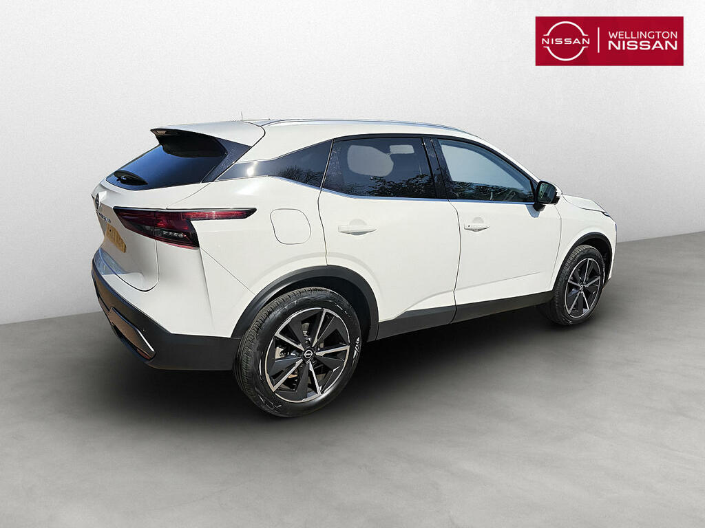 Nissan Qashqai 1.3 Dig-t Mh 158 Tekna Xtronic BJ23VLR White #3