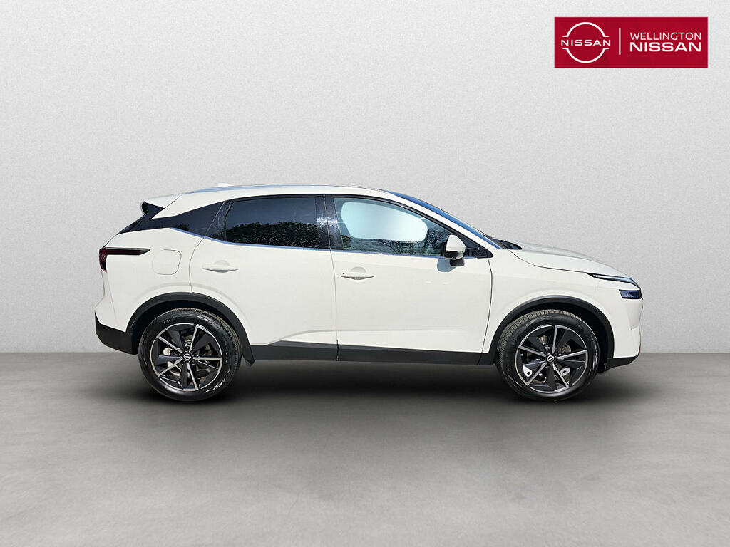 Nissan Qashqai 1.3 Dig-t Mh 158 Tekna Xtronic BJ23VLR White #2