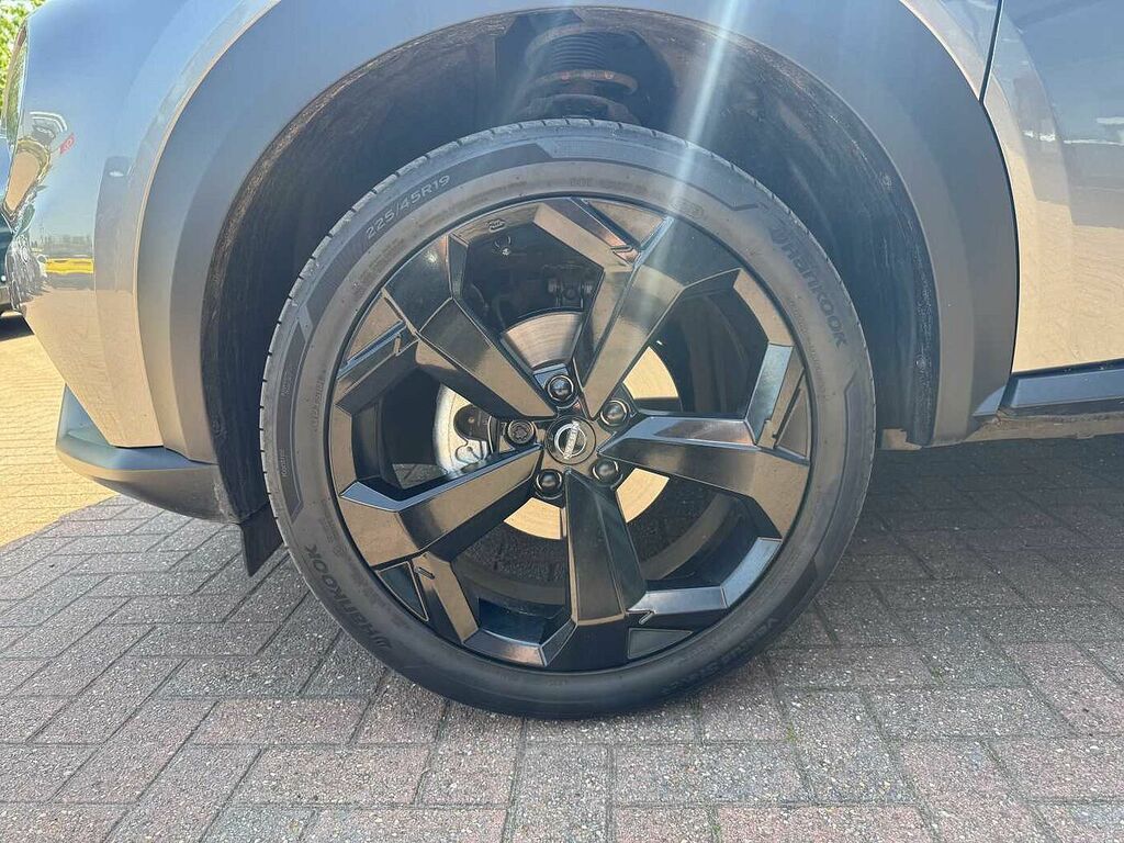 Nissan Juke 1.6 Hybrid Tekna WJ75FFR Grey #4