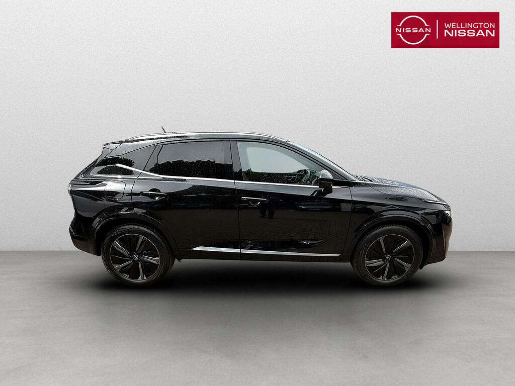 Nissan Qashqai 1.3 Dig-t Mh Tekna WJ75FET Black #3