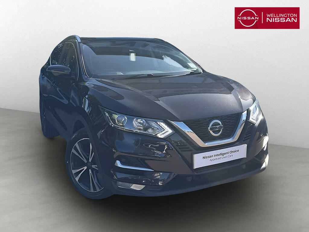 Nissan Qashqai 1.3 Dig-t N-connecta Glass Roof Pack Black