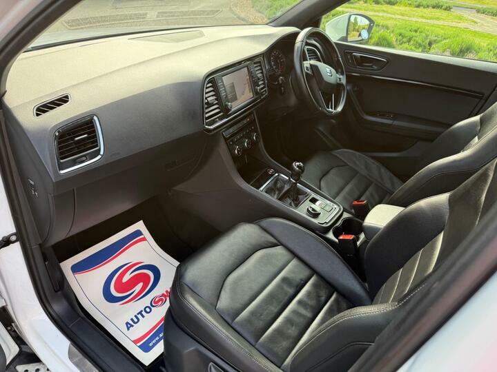 Seat Ateca 1.6 Tdi Xcellence Euro 6 Ss HV68JYG White #4