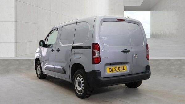 Vauxhall Combo 1.5 Turbo D 2300 Dynamic Panel Van Manu DL21OGA  #3