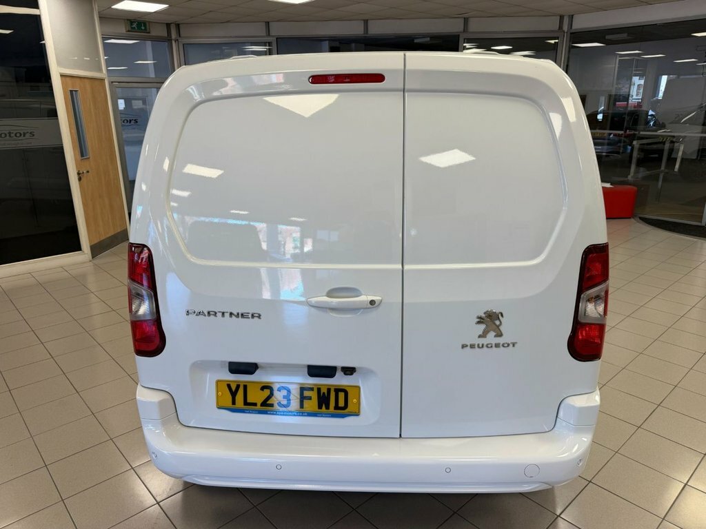 Peugeot Partner 1.5L Asphalt Premium YL23FWD White #6