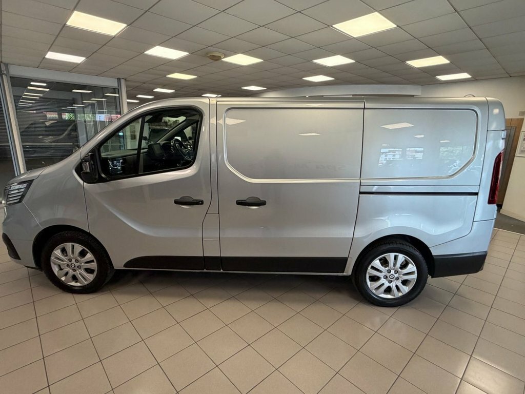 Renault Trafic 2L Extra ET23OKL Grey #2