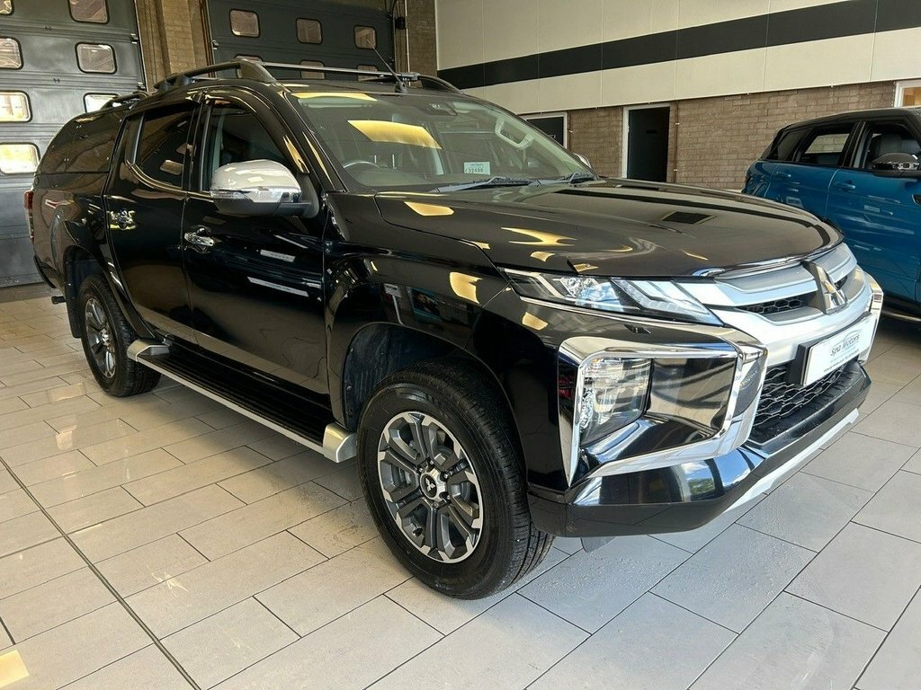 Mitsubishi L200 2.2L Dc Barbarian Black