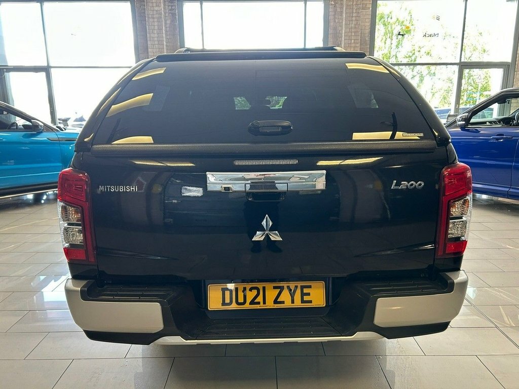 Mitsubishi L200 2.2L Dc Barbarian Black #6