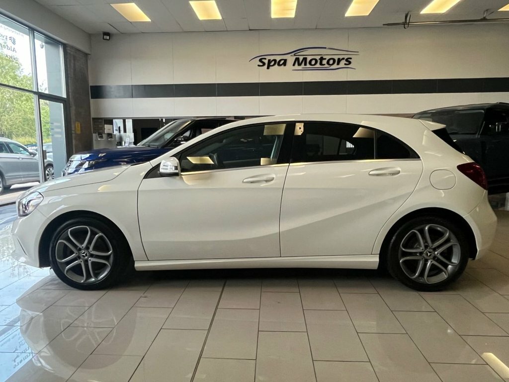 Mercedes-Benz A Class 2.1L Sport Edition FG68HJZ White #4